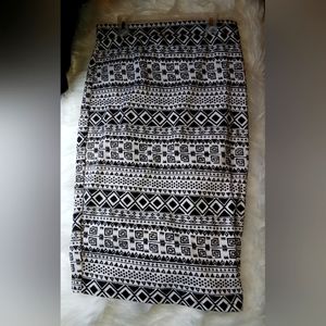 Beautiful Black & White Tribal Pattern Pencil Skirt